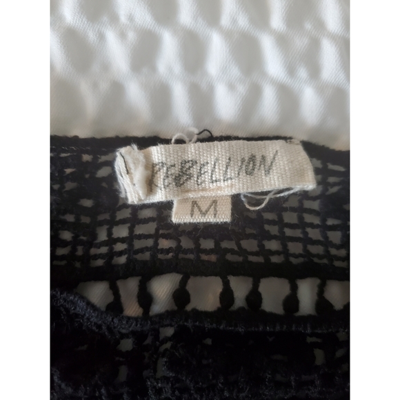 Rebellion Brand Top Chrochet & Faux Pearl - Picture 5 of 7